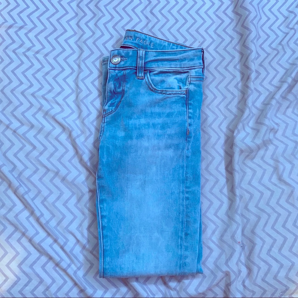 Light wash speckled skinny jeans